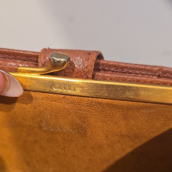 Gucci Tan Leather Wallet with Green and Red Accent - Picture 5 of 14